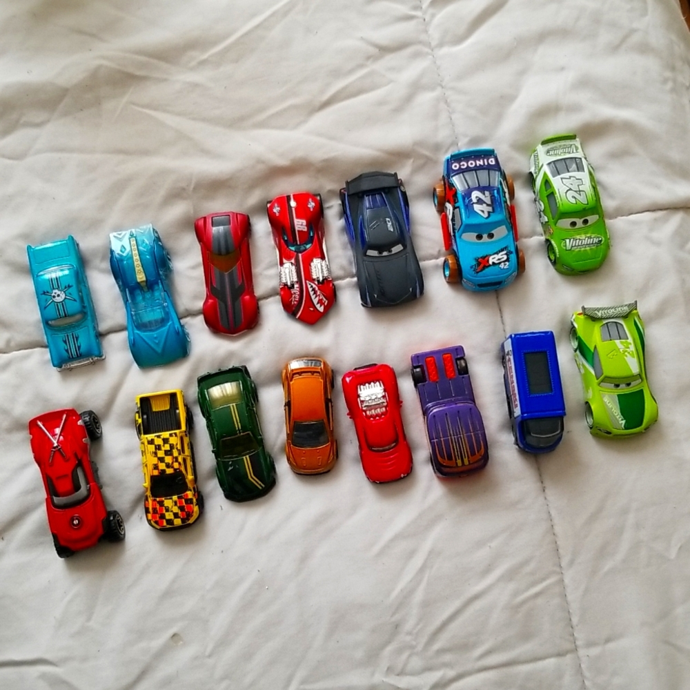 Lot of 15 Hot Wheels Cars